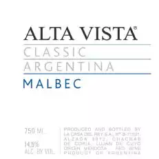 Le Malbec classique d'Alta Vista présente le vrai caractère de son cépage. Frais et intense, les arômes et les saveurs de ce vin constituent une excellente introduction aux caractéristiques fraîches et fruitées et à la qualité globale des vins argentins. Une partie du vin est vieillie en chêne américain pendant 6 mois, avant 3 mois supplémentaires en bouteille.Montre des arômes intenses de prune, de cerise noire et d'épices exotiques, avec des notes de café et de vanille provenant des fûts de chêne. Les saveurs en bouche sont fraîches, avec une bonne structure et des tanins souples, et la finale est ample et concentrée, avec des notes épicées.Ce vin est assez accessible, amusant et facile à boire, parfait pour une consommation quotidienne et pour une cuisine décontractée et décontractée comme les sandwichs Panini, les pizzas et les empanadas de bœuf ou de porc.