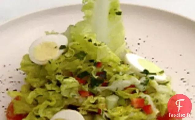 Salade de Légumes Verts avec Oeuf de Caille et Vinaigrette Balsamique Blanche à l'Érable
