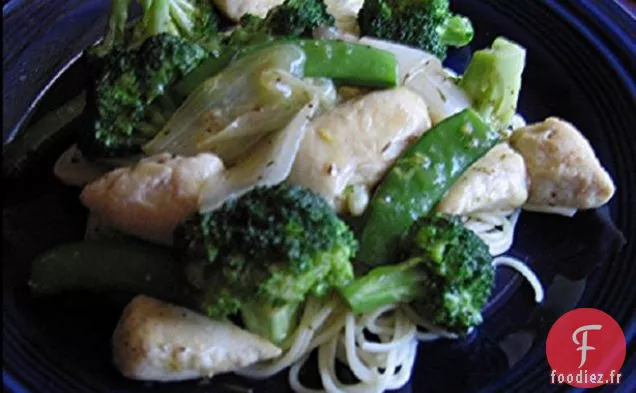 Roues de Chariot Avec Pois Chiches et Vinaigrette Crémeuse au Citron et à l'Aneth