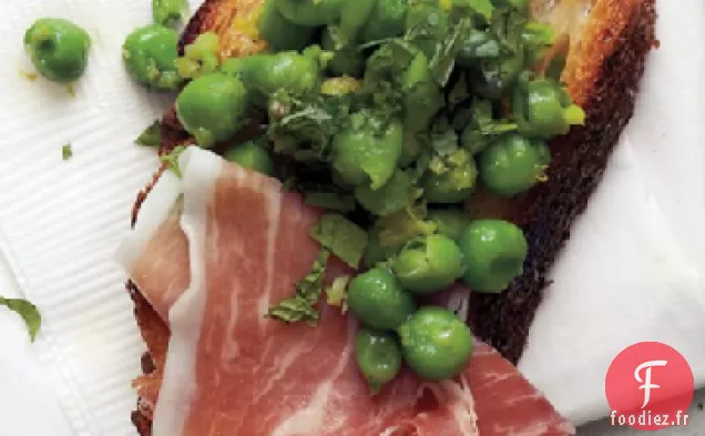 Crostini de Pois frappés et de Prosciutto