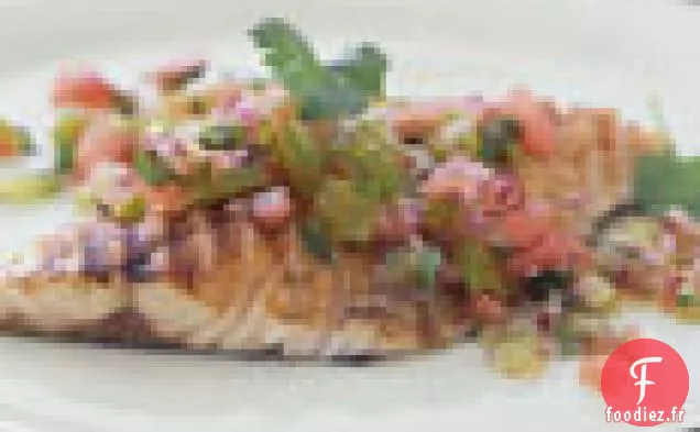 Bar grillé avec Salsa à la Tomate Verte et à la Pastèque