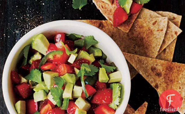 Salsa Fraise-Avocat avec Chips de Tortilla à la Cannelle