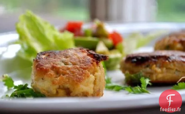 Mini Gâteaux De Crabe Avec Salsa À L'Avocat