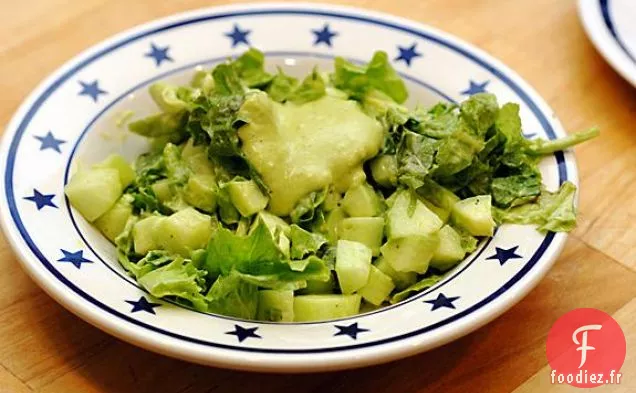 Poulet au Citron Vert Épicé Grillé Avec Salade de Haricots Noirs et Avocat