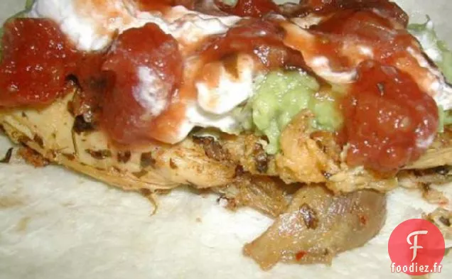 Fajitas de Poulet Aux Poivrons Grillés et Oignons