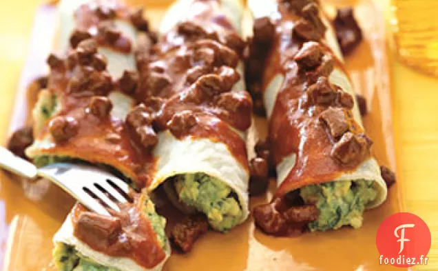 Tacos au Guacamole avec Tomatillo et Sauce au Steak