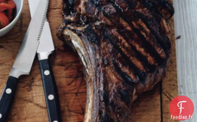 Steaks d'Entrecôte Grillés avec Salsa au Poivre Rôti