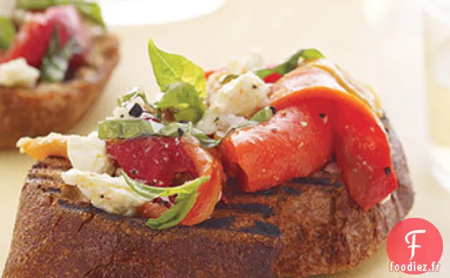 Bruschetta au Poivre Rôti, Feta et Basilic