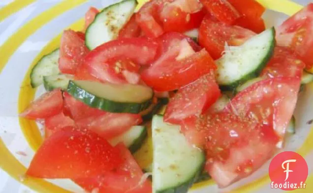 Salade Rafraîchissante de Concombre, Tomate et Citron Vert