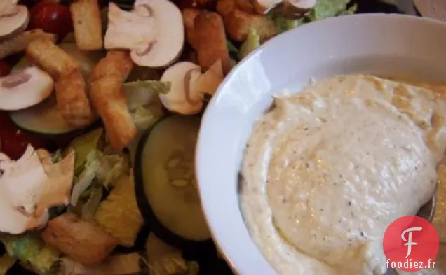 Salade Verte Mélangée Avec Vinaigrette Au Parmesan Et Au Poivre