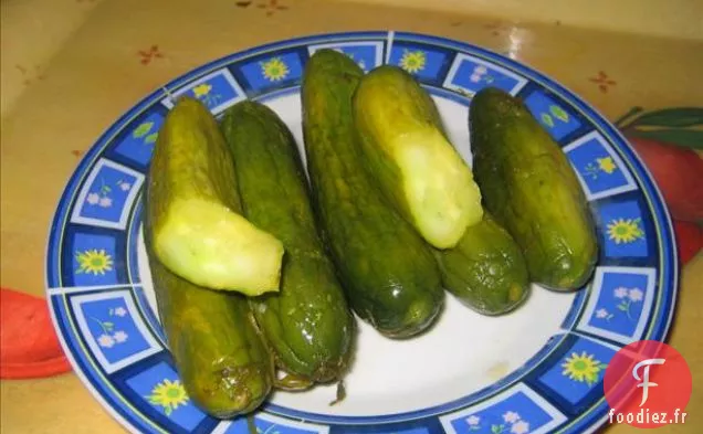 Concombres Marinés à l'ail et à l'aneth (Cornichons)