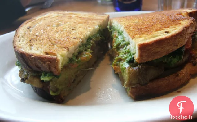 Sandwich Aux Aubergines au Pesto