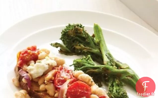 Casserole de haricots Blancs et tomates Avec Rabe de Brocoli