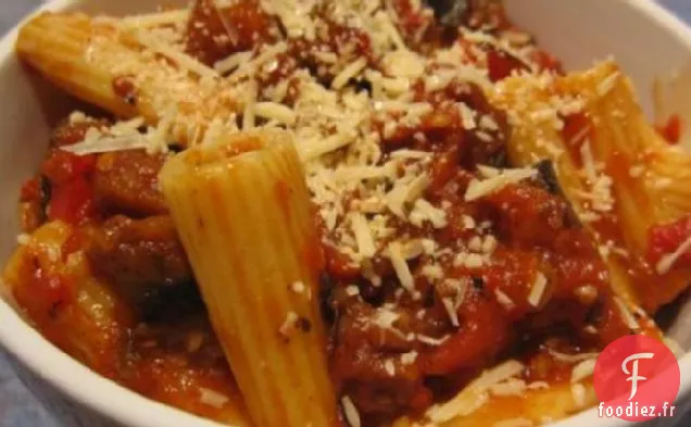 Rigatoni Aux Tomates, Aubergines Et Poivrons Rouges