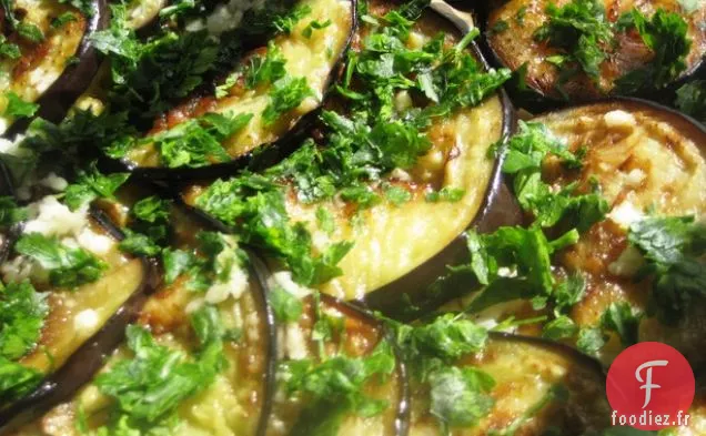 Aubergine (Aubergine) À L'Ail Cru