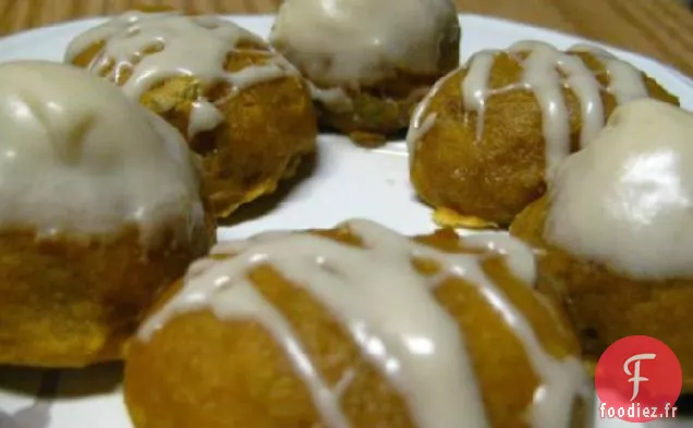 Biscuits À La Citrouille Et Aux Noix Avec Glaçage Au Fromage À La Crème Au Caramel