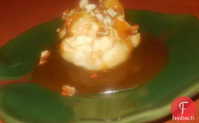 Choux À La Crème Fourrés À La Citrouille Et Sauce Caramel À L'Érable