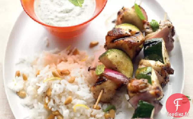 Brochettes de Poulet Grec Grillées à la sauce Menthe-Feta