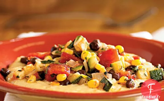 Ragoût De Haricots Noirs Avec Polenta Au Fromage