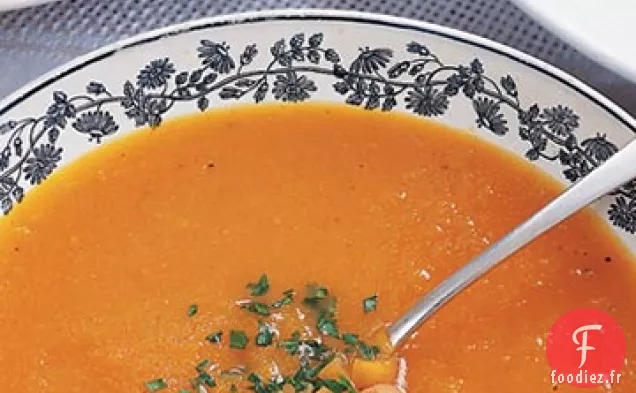 Soupe de Courge de Gland Rôtie au Raifort et aux Pommes