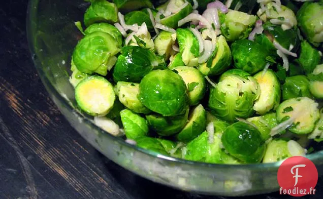 Choux De Bruxelles Marinés Au Citron Avec Persil Et Échalotes