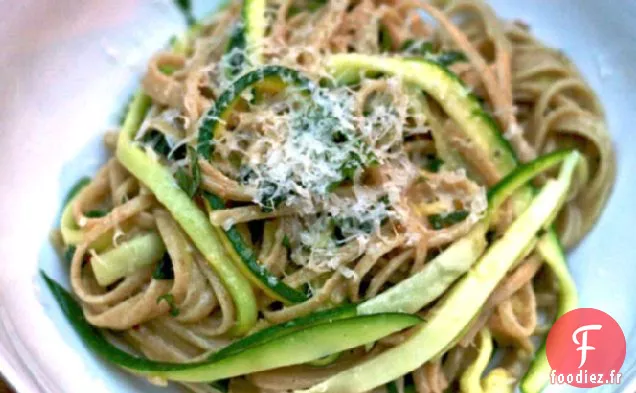 Dîner Ce soir: Pâtes de Blé Entier aux Courgettes en Julienne
