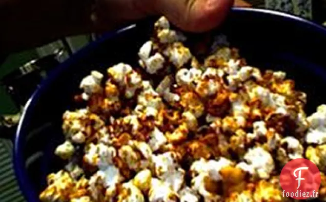Pop-Corn Sucré Épicé sur la cuisinière
