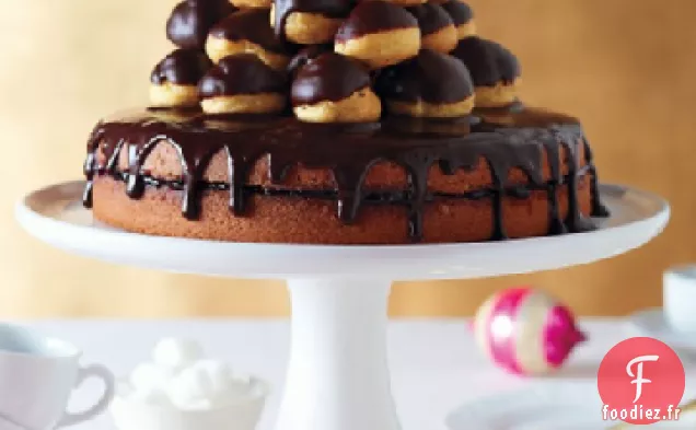 Gâteau Fourré à la Confiture avec Glaçage au Chocolat