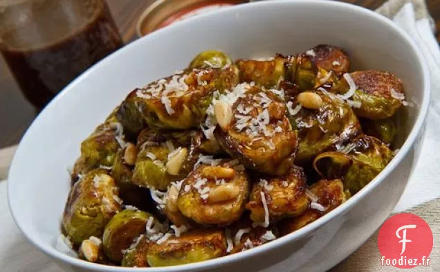 Choux de Bruxelles Rôtis au Balsamique avec Pignons de Pin Grillés