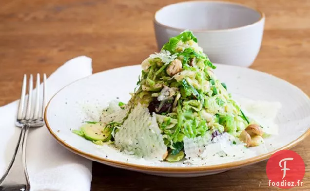 Salade De Chou De Bruxelles Aux Cerises Acides, Noisettes Et Mancheg