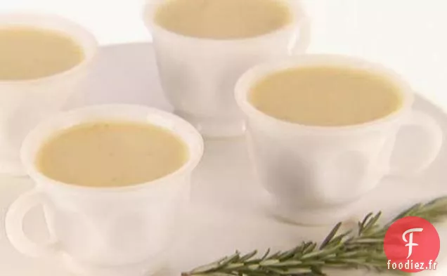 Soupe Crémeuse de Patates Douces et de Romarin