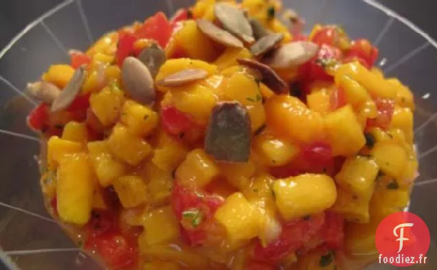Salsa à la Mangue et au Poivron Avec Pepitas Grillées