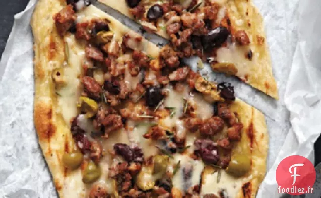Pizza aux Saucisses et Olives