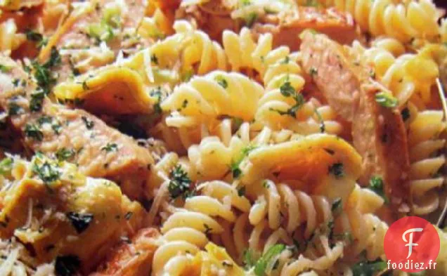 Salade De Pâtes Au Poulet Grillé Avec Coeurs D'Artichauts