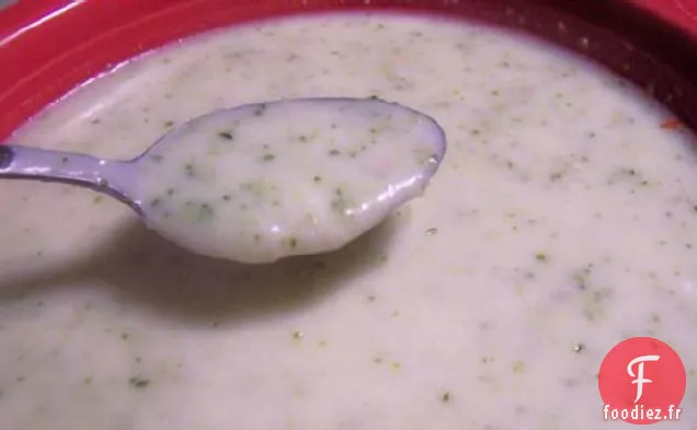 Soupe Crémeuse De Chou-Fleur Au Brocoli Et Au Fromage Bleu