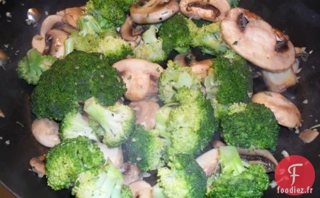 Brocoli à l'ail et Champignons au Romarin