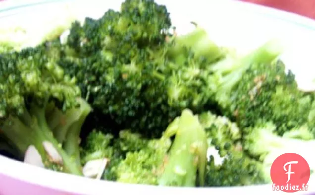 Brocoli Au Beurre D'Amande À L'Ail Et Au Citron