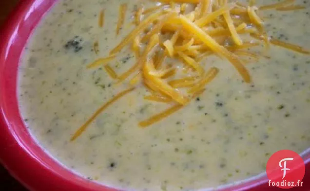 Soupe Crémeuse au Brocoli et au Cheddar