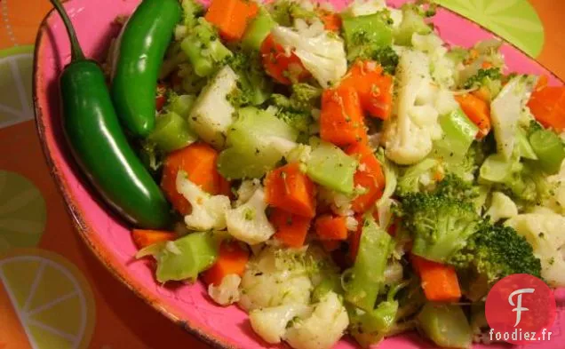 Légumes Cuits À La Vapeur Au Beurre De Lime Au Chili