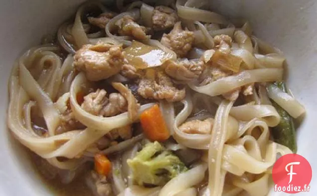 Soupe de Nouilles de Riz au Poulet de Jenner