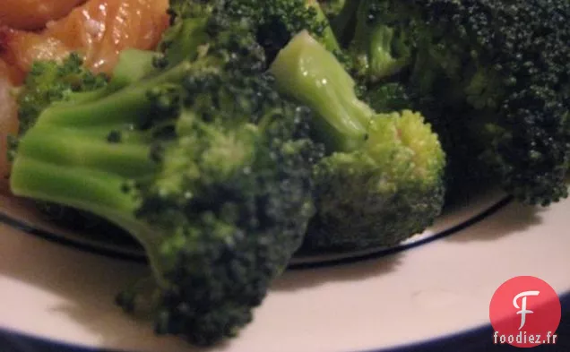 Le petit-déjeuner au Brocoli et au fromage Fond