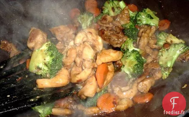 Boeuf et Brocoli Aux Nouilles Ramen