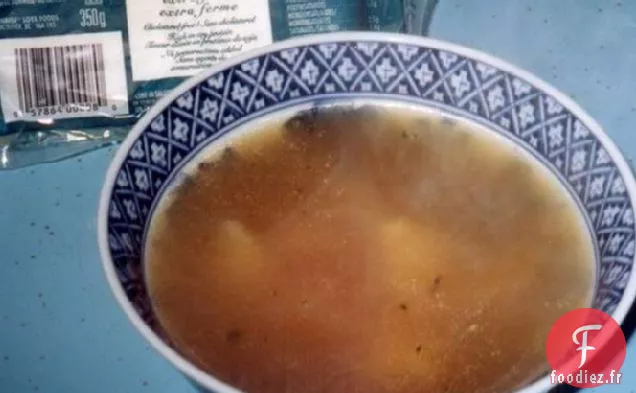 Soupe de Gai Lan Épicée et de Caillé de Haricots