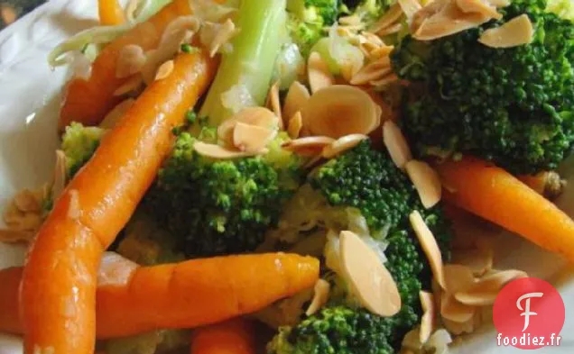 Brocoli et Carottes Aux Amandes Grillées