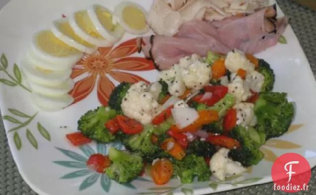 Salade de Chou-Fleur et Brocoli Avec Vinaigrette aux Graines de Pavot