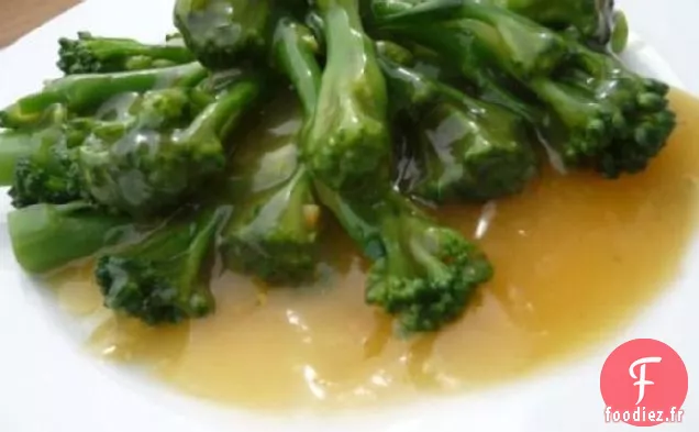 Brocoli À La Sauce À L'Orange