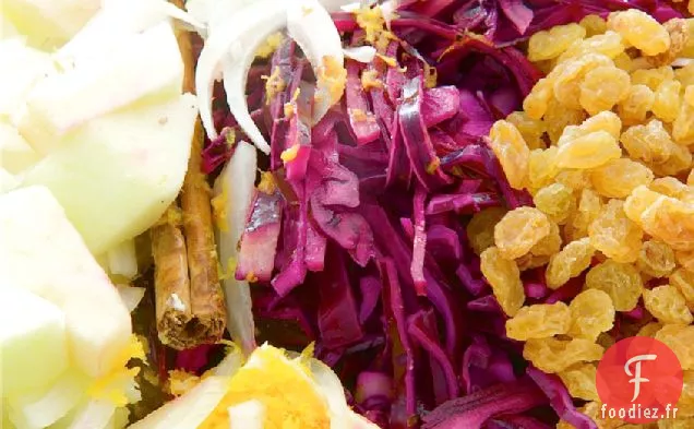 Chou Rouge Braisé Au Cidre, Pomme Et Sultane Dorée