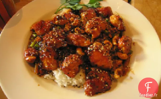 Poulet au Piment Vert et aux Noix de Cajou