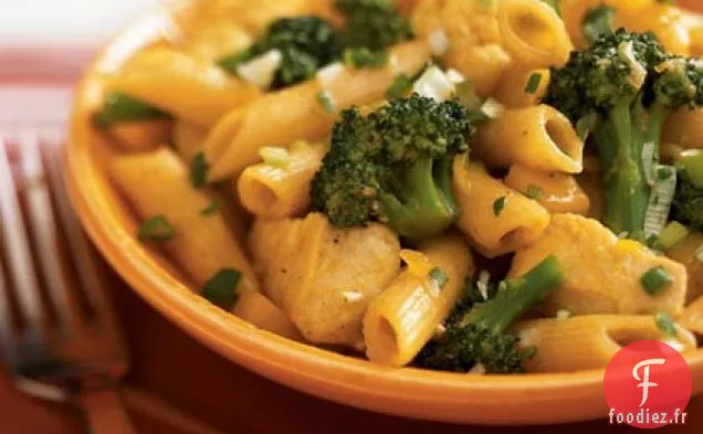 Penne de Poulet au Curry avec Chutney de Mangue Fraîche