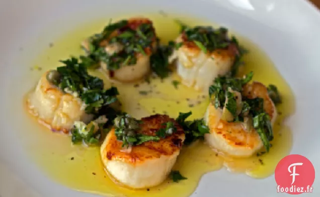 Pétoncles poêlés avec Salsa Verde